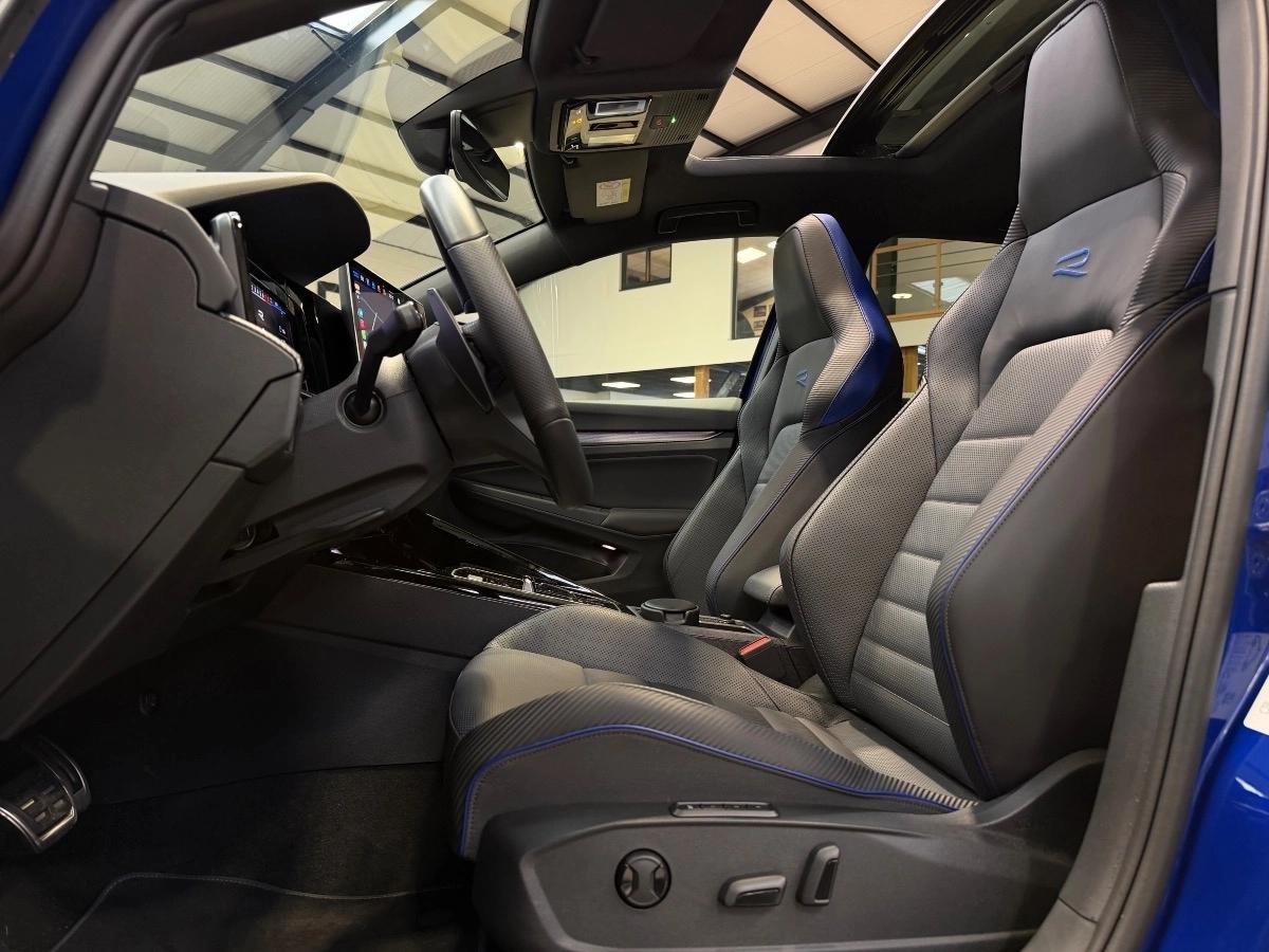 VOLKSWAGEN GOLF VIII R - 2.0 TSi 4MOTION DSG7 333CH - AKRAPOVIC/HARMAN KARDON/TOIT OUVRANT