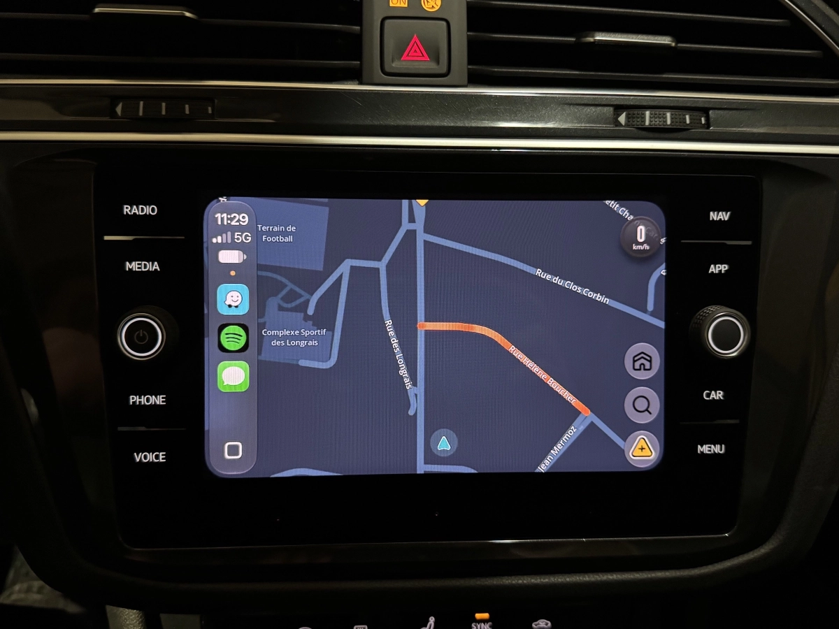 Volkswagen Tiguan - photo 15