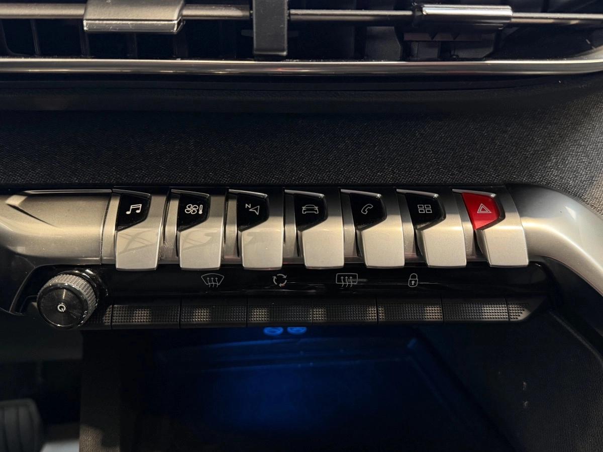 PEUGEOT 3008 (II) 1.2  EAT8 S&S 130CH - 1ERE MAIN - ENTRETIENS CONSTRUCTEUR