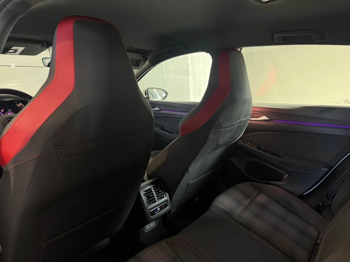 Volkswagen Golf - photo 13