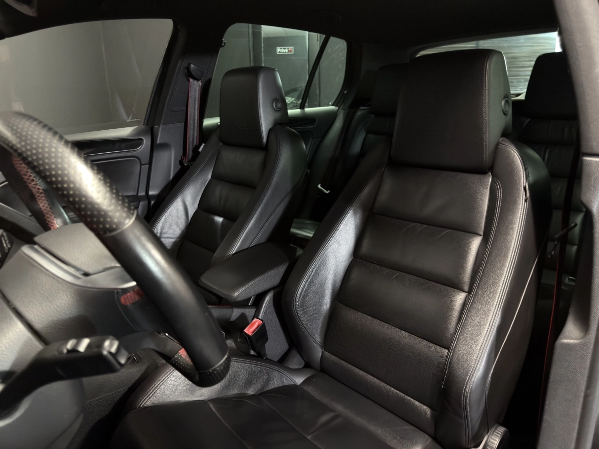 Volkswagen Golf - photo 11