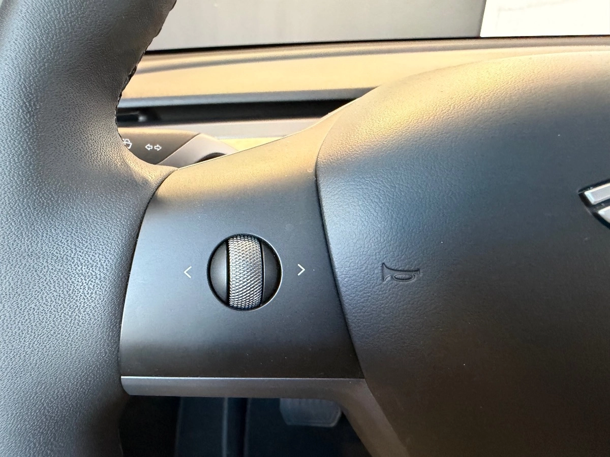 Tesla Model-y - photo 42