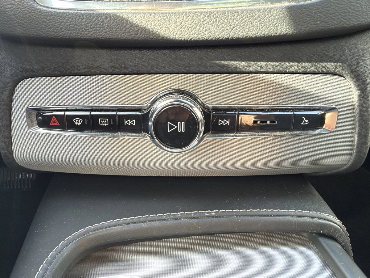 Volvo Xc90 - photo 14