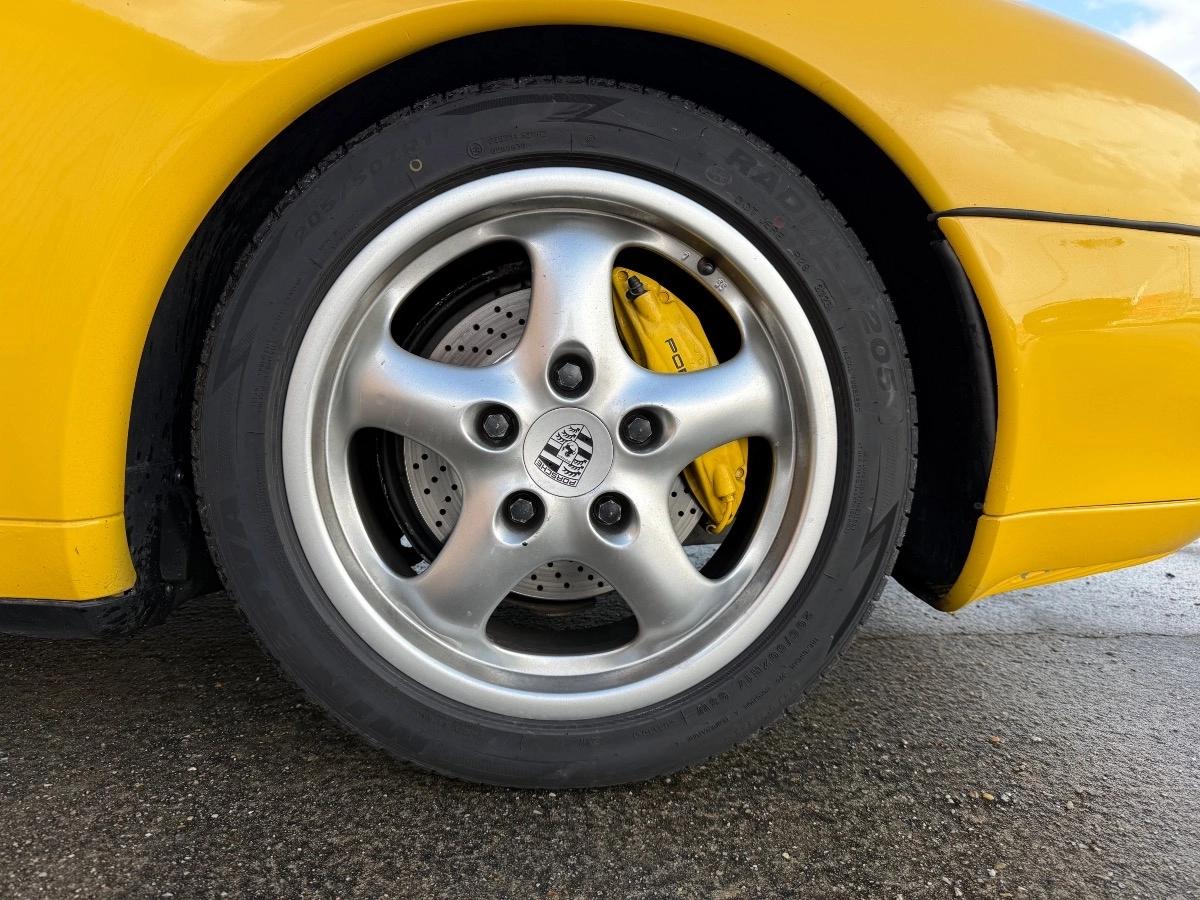 Porsche 911 COUPE 993 3.6 270 CARRERA 4