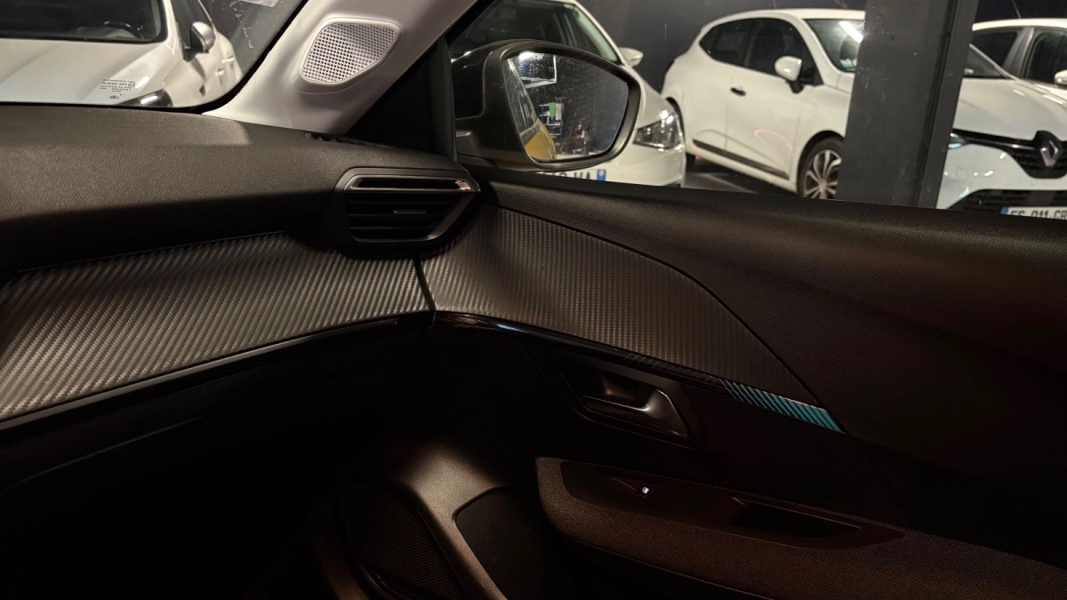 Peugeot 208 - photo 24