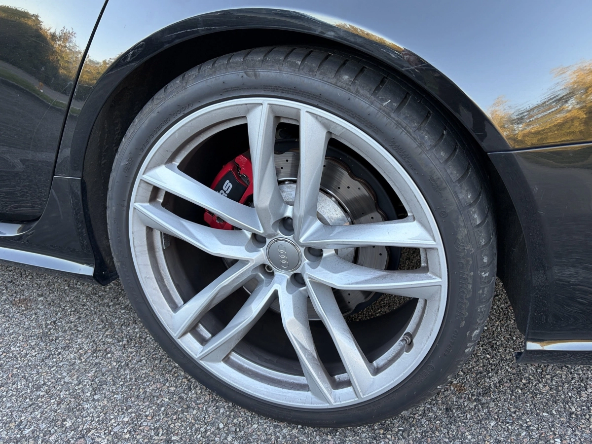 Audi Rs6 - photo 13