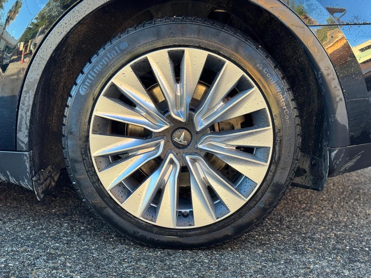 Aperçu indisponible de Tesla Model-y