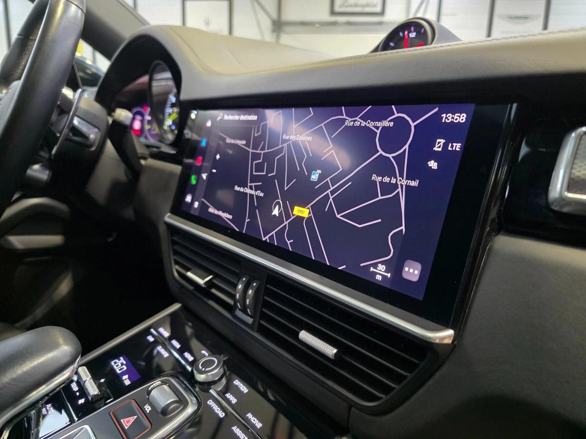 PORSCHE CAYENNE 3.0 V6 462 PLATINIUM EDITION