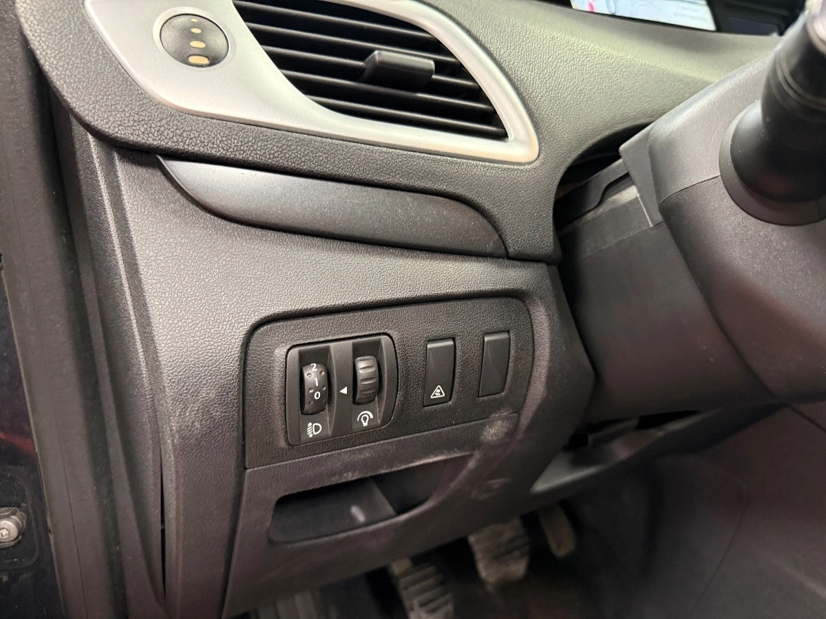 Renault Scenic - photo 10