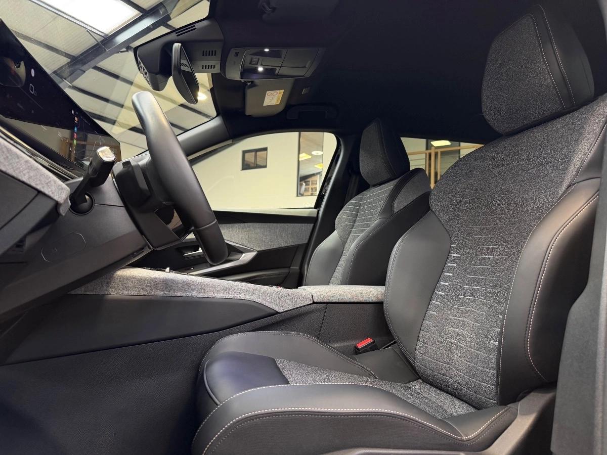 PEUGEOT 5008 GENERATION-III 1.2 135 MHEV HYBRID E-DSC6 - FINITION ALLURE - 1ERE MAIN - TVA RECUPERABLE