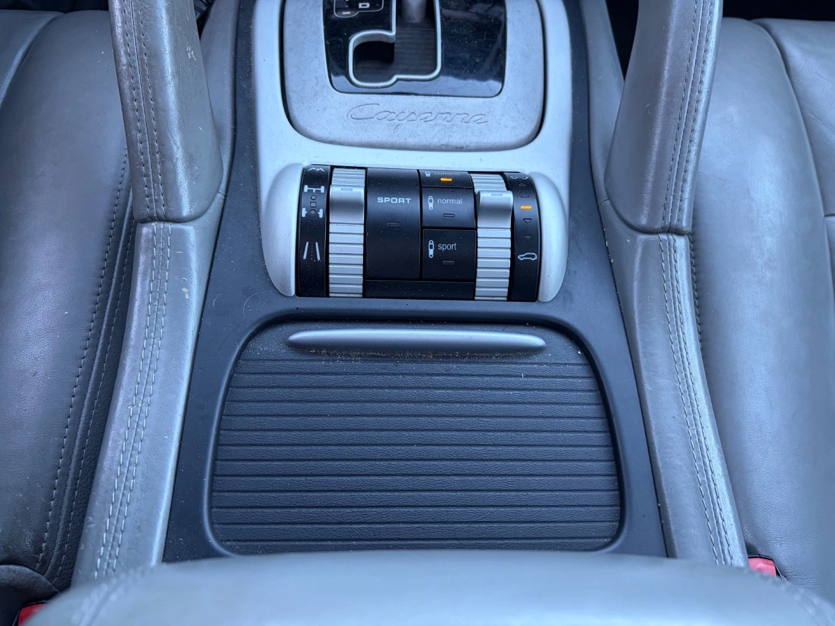 Porsche Cayenne - photo 23