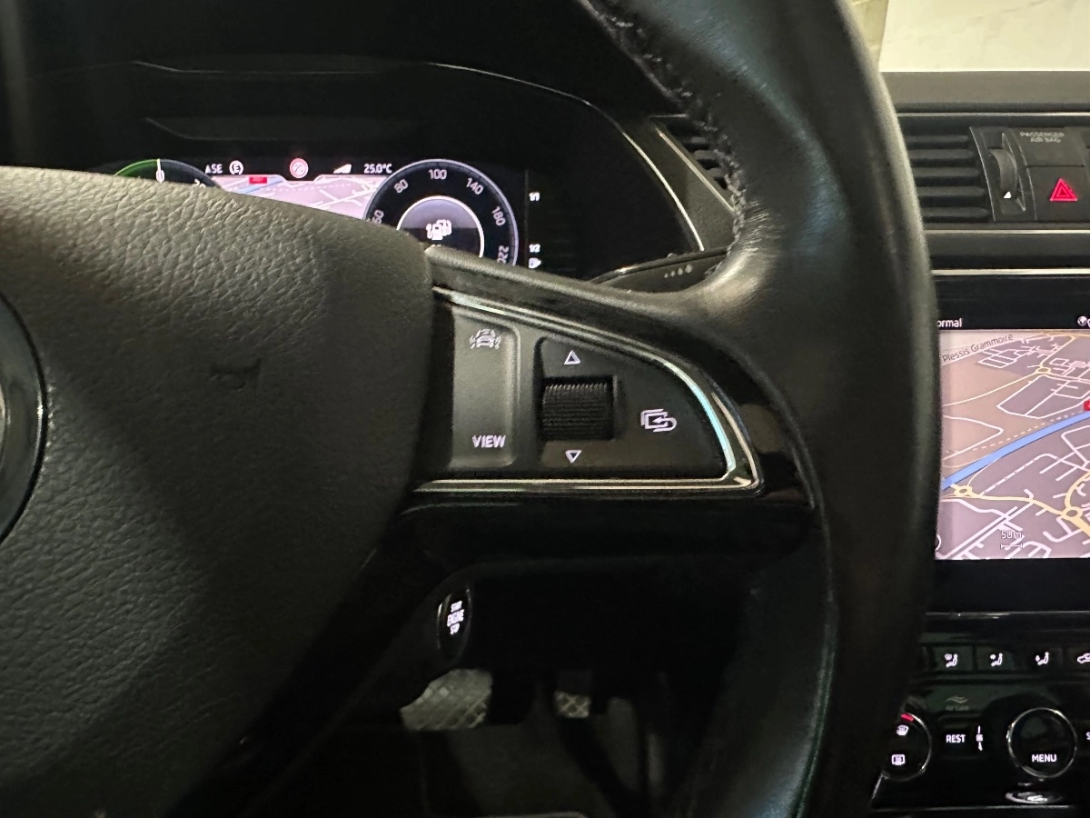 Skoda Superb - photo 14
