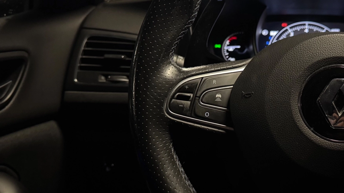 Renault Megane - photo 24