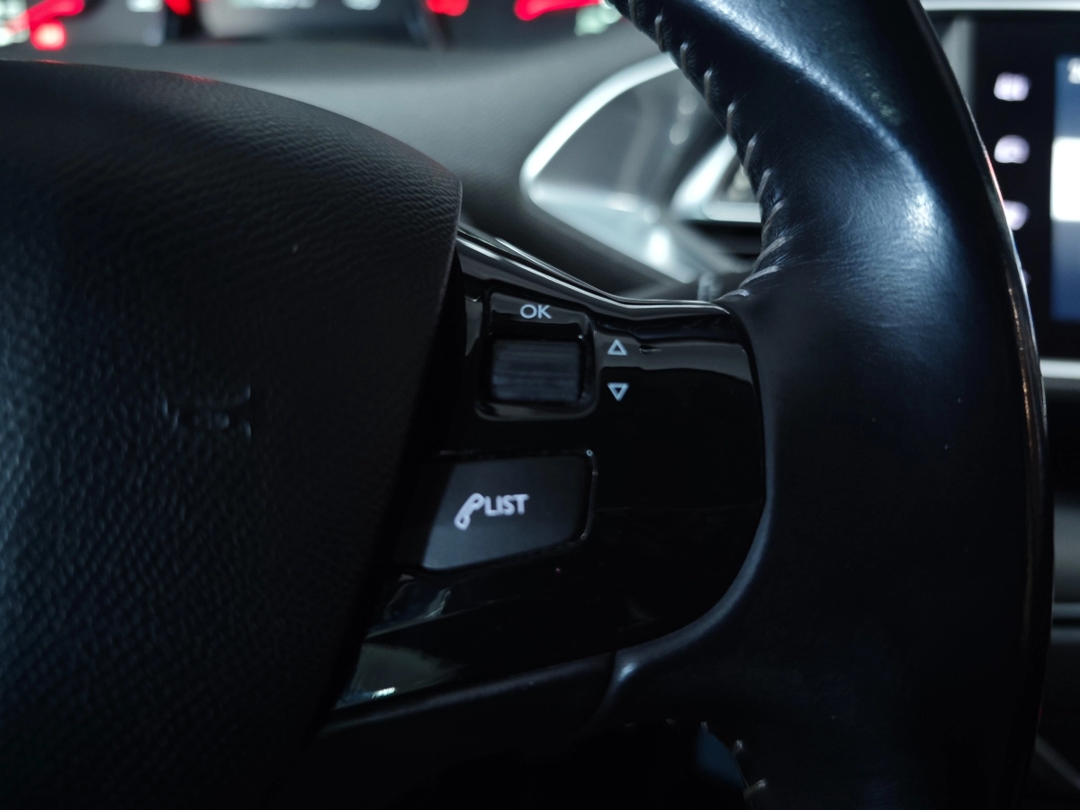 Peugeot 308 - photo 10