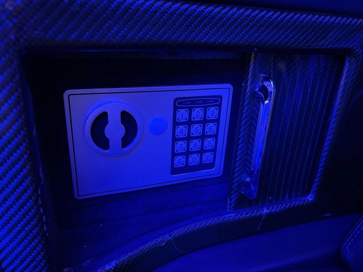 Mercedes Vito VIP EXTRA LONG 119 CDI 190 4MATIC 7G-TRONIC 5PL /AMENAGEMENT ROVELVER/SALON/TV/CAFE/PS4/LED/