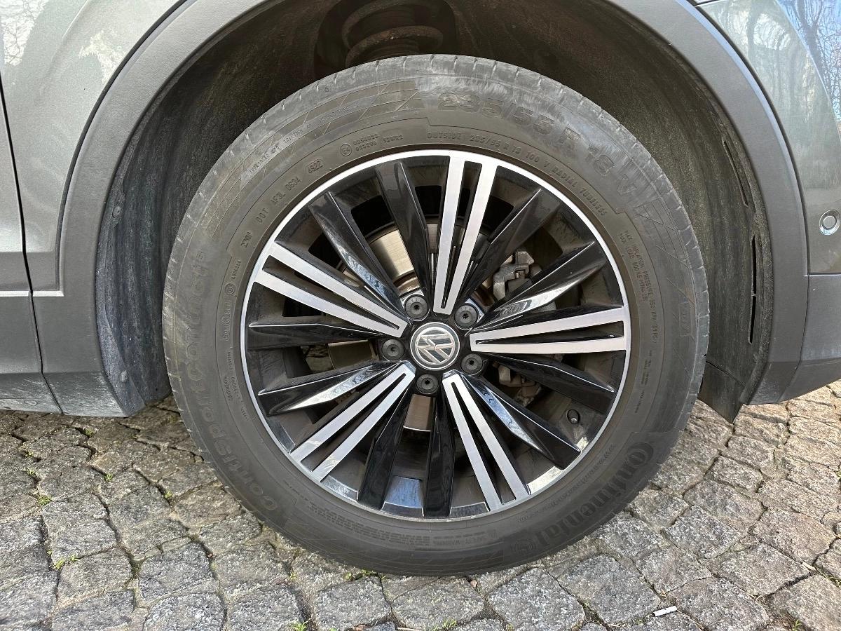 Volkswagen Tiguan 2.0 TDI 150 BLUEMOTION CARAT EXCLUSIVE 4MOTION DSG BVA