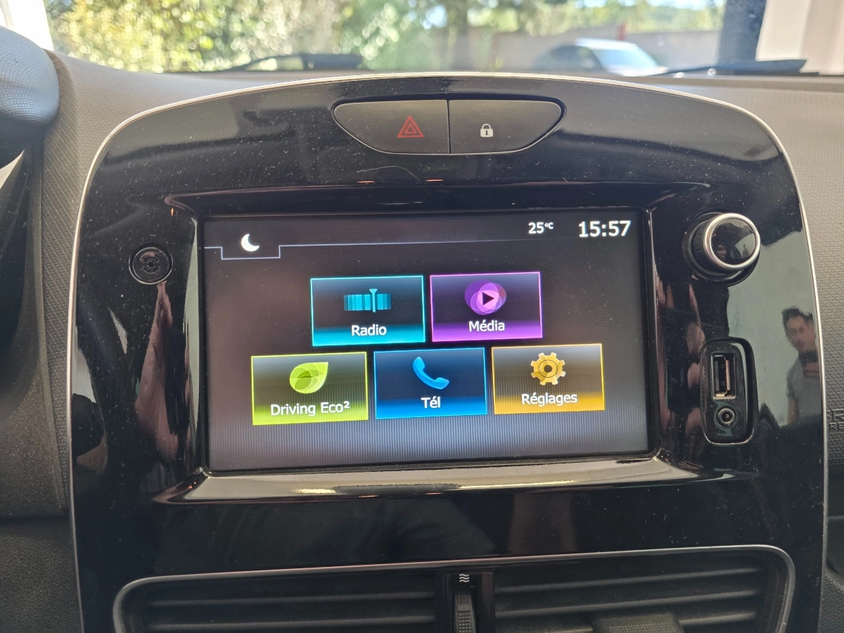 Renault Clio - photo 13