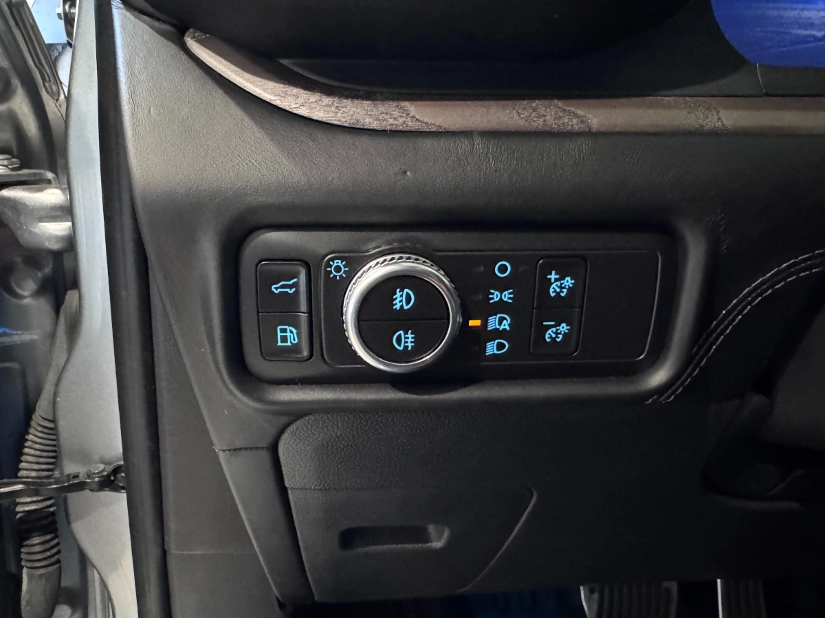 Ford Explorer - photo 23