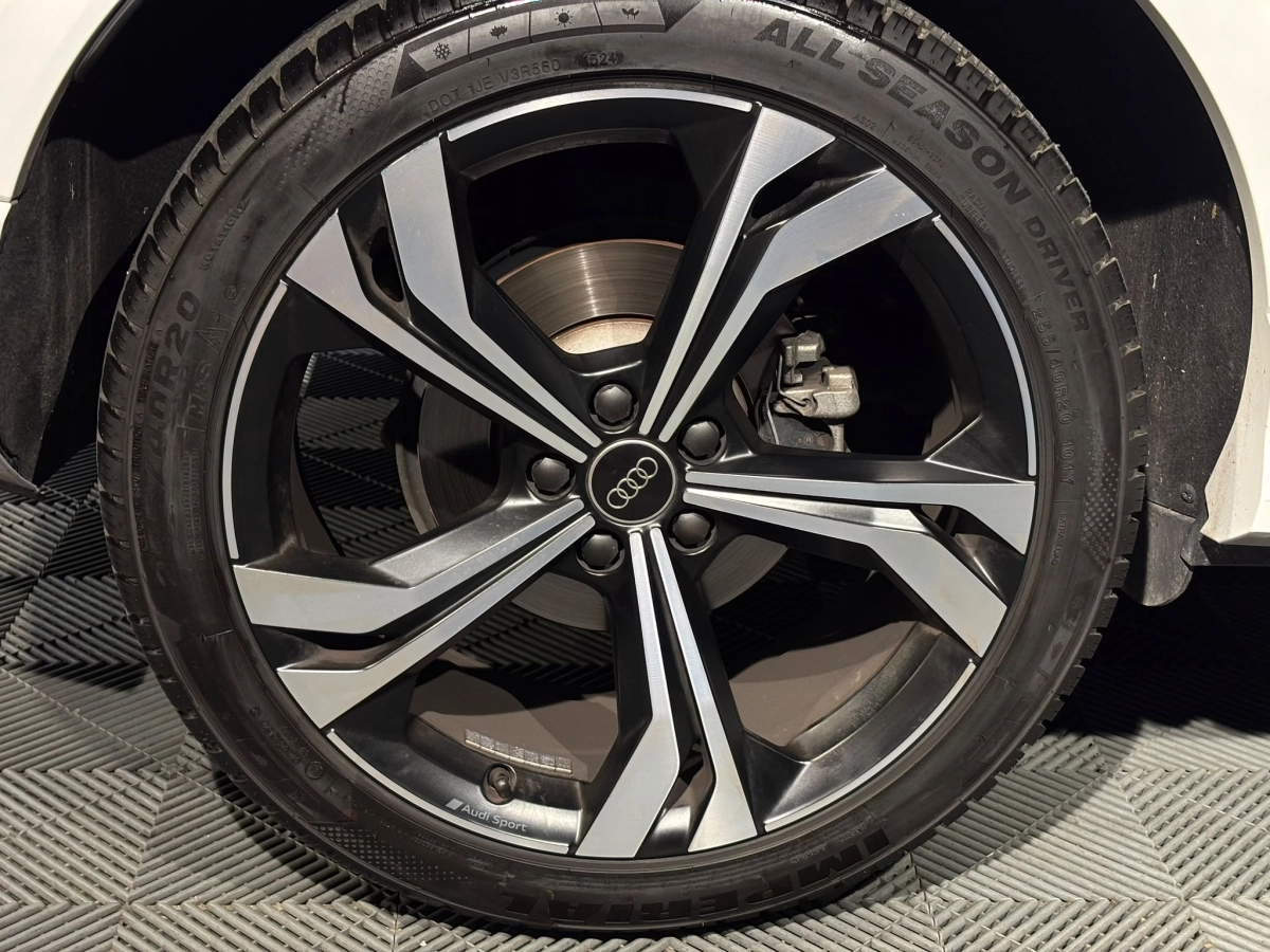 Audi Q3 - photo 36