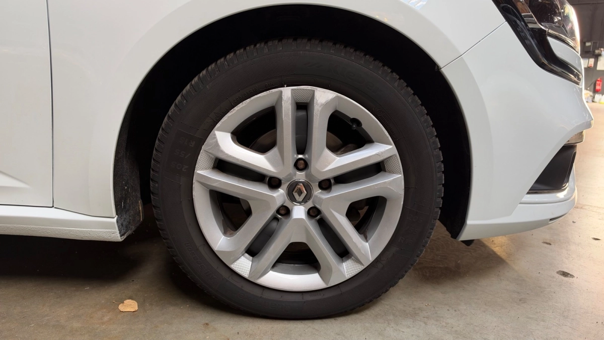 Renault Megane - photo 11