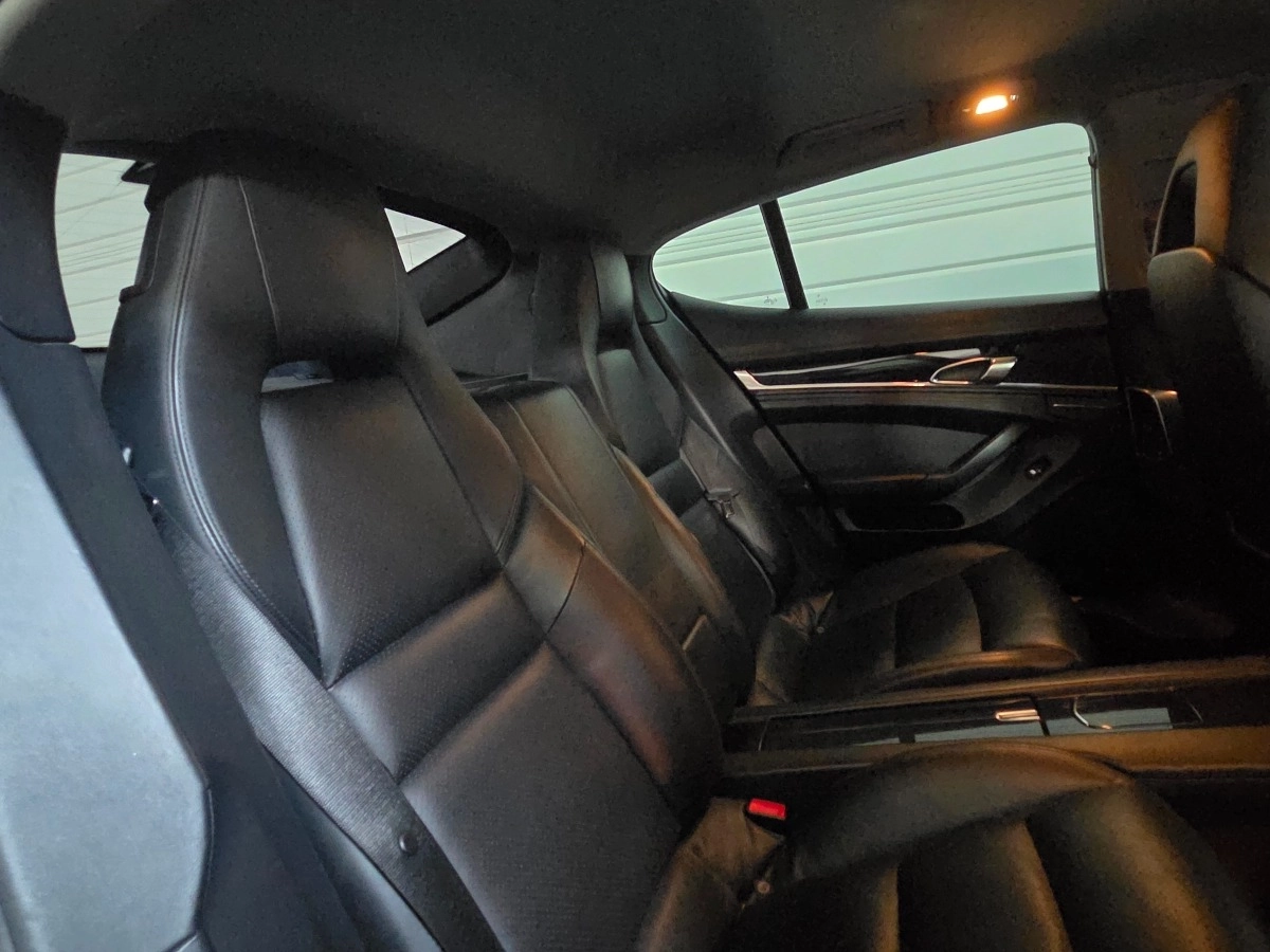 Porsche Panamera - photo 15