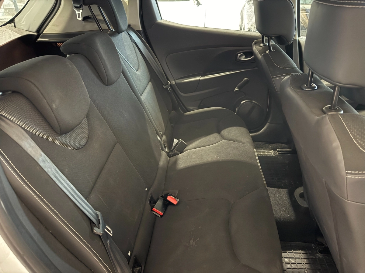 Renault Clio - photo 12
