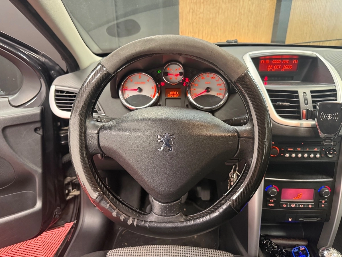 Peugeot 207 - photo 14