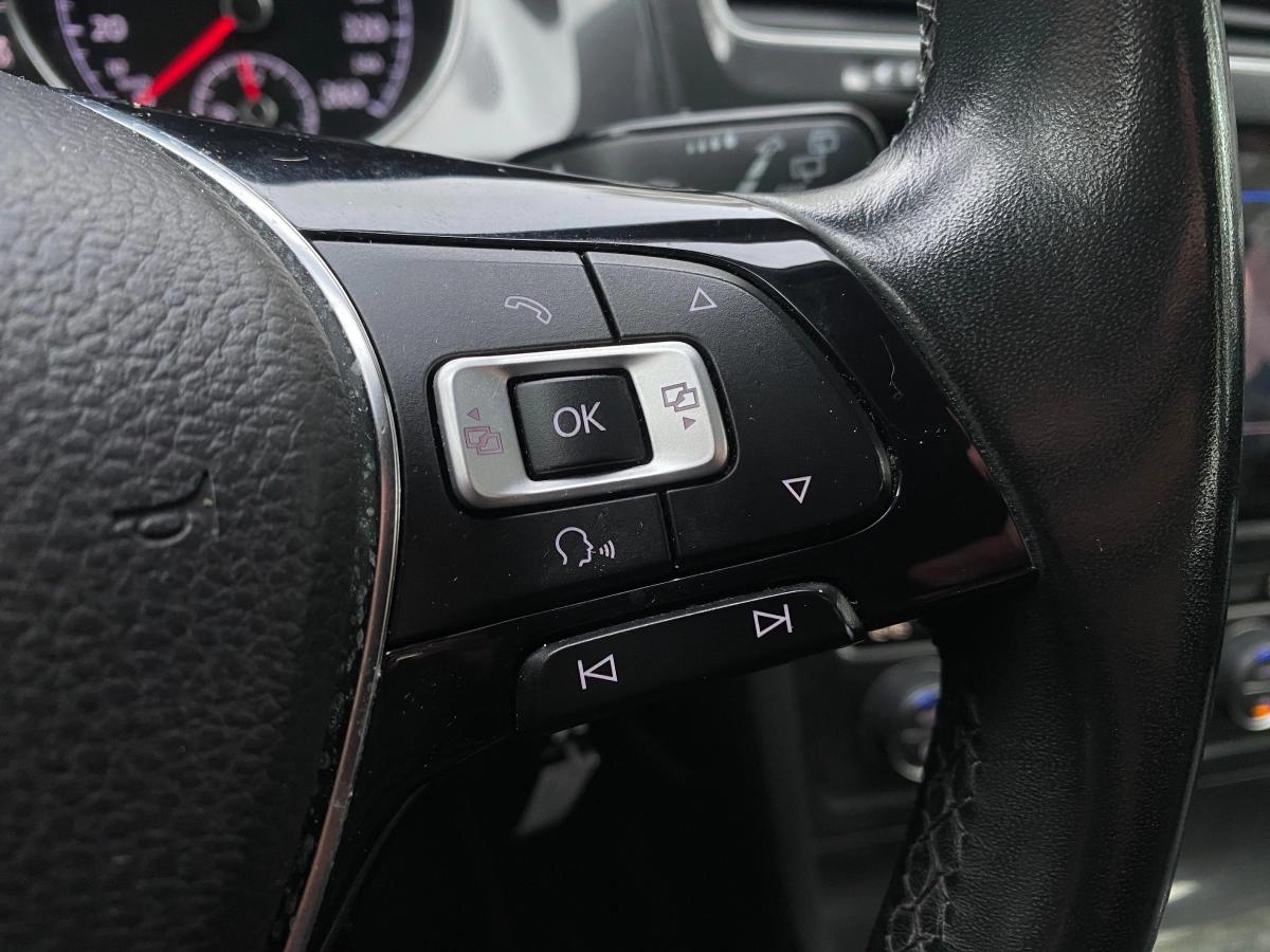 Volkswagen Golf 1.0 TSI 110 BLUEMOTION FIRST EDITION