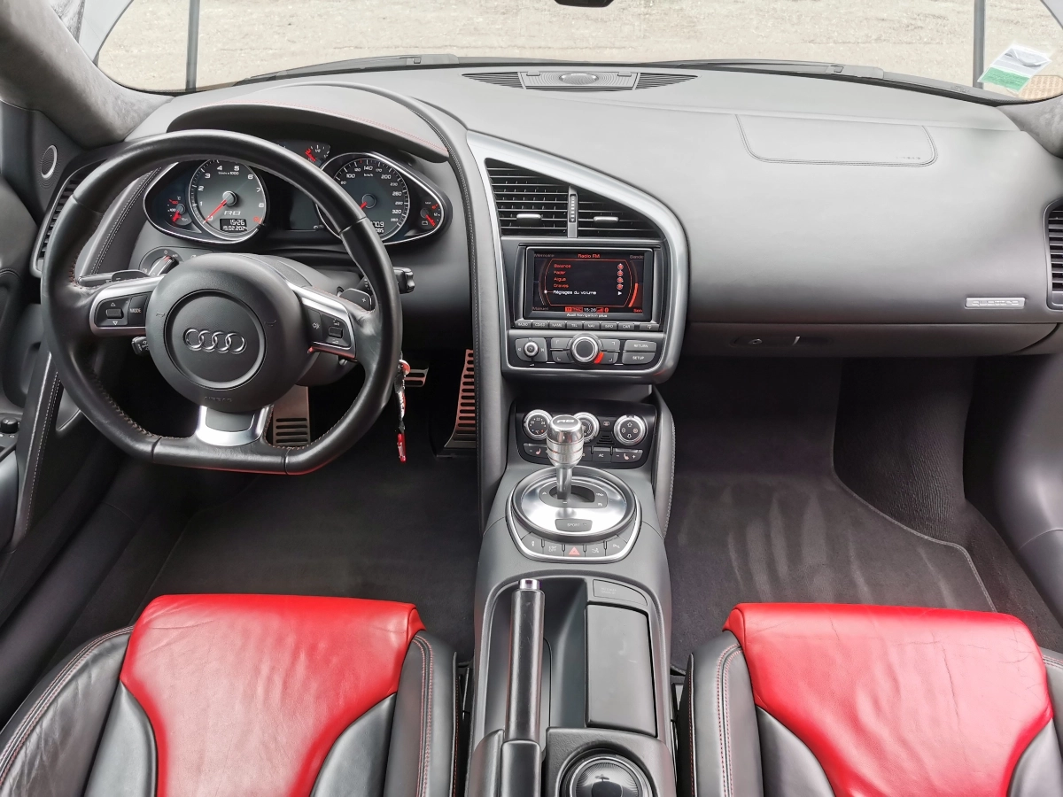 Audi R8 - photo 8