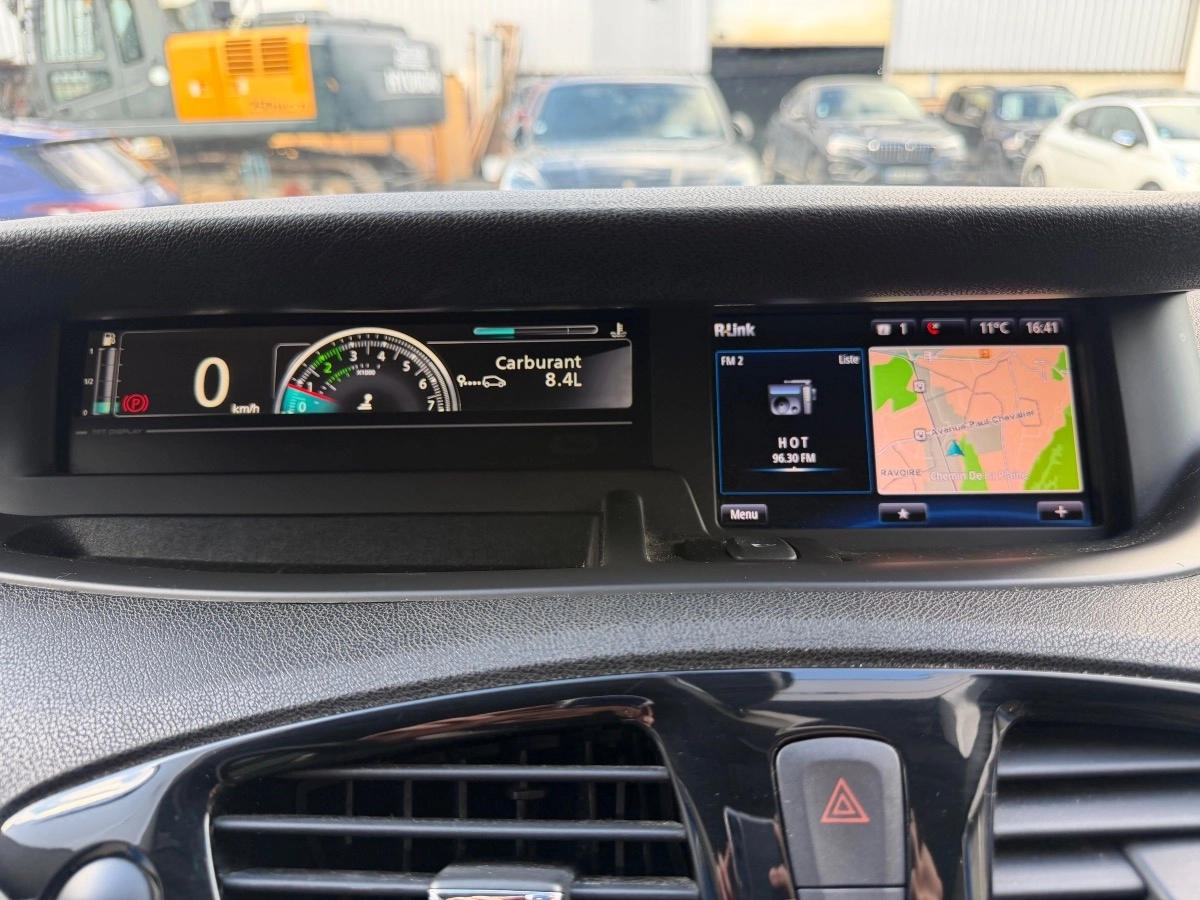 Renault Grand Scenic - photo 16