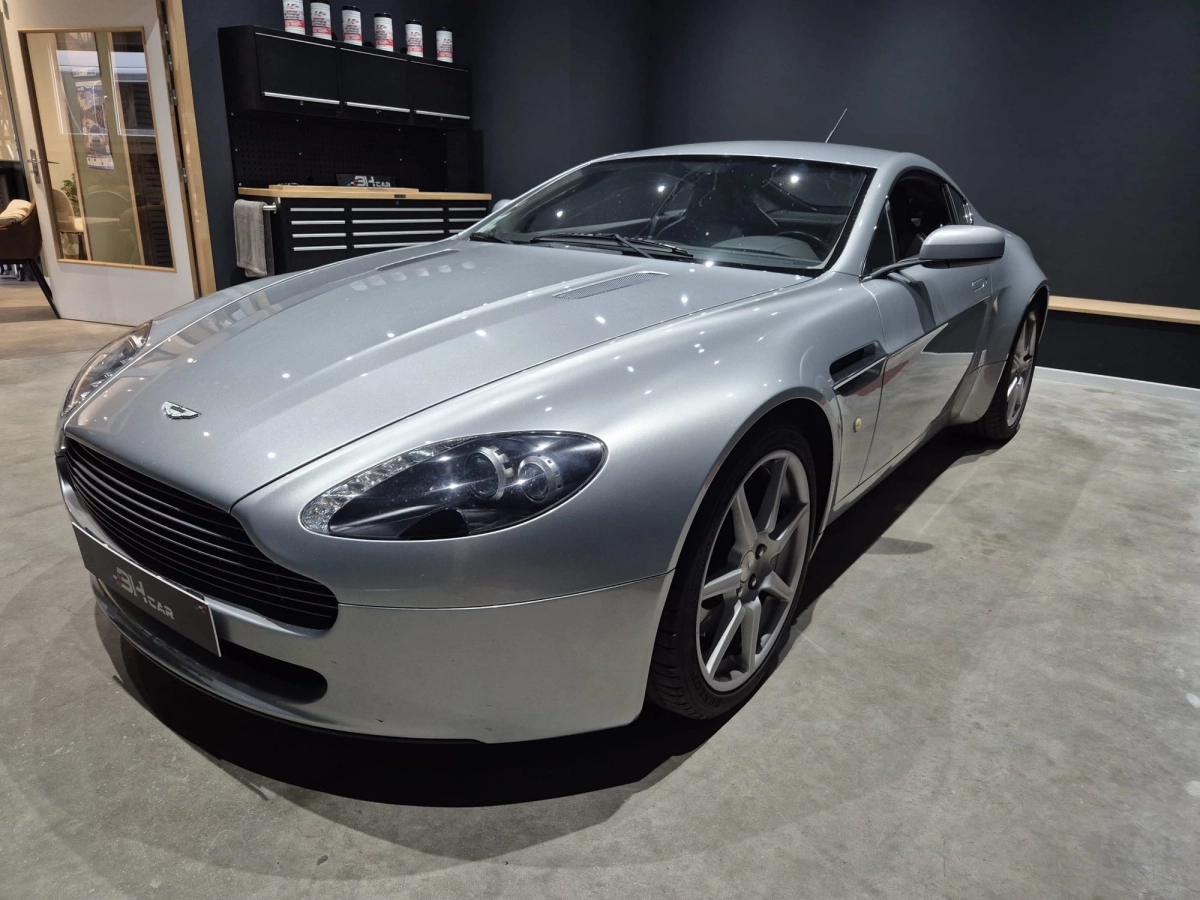 Aston Martin V8 Vantage - photo 3