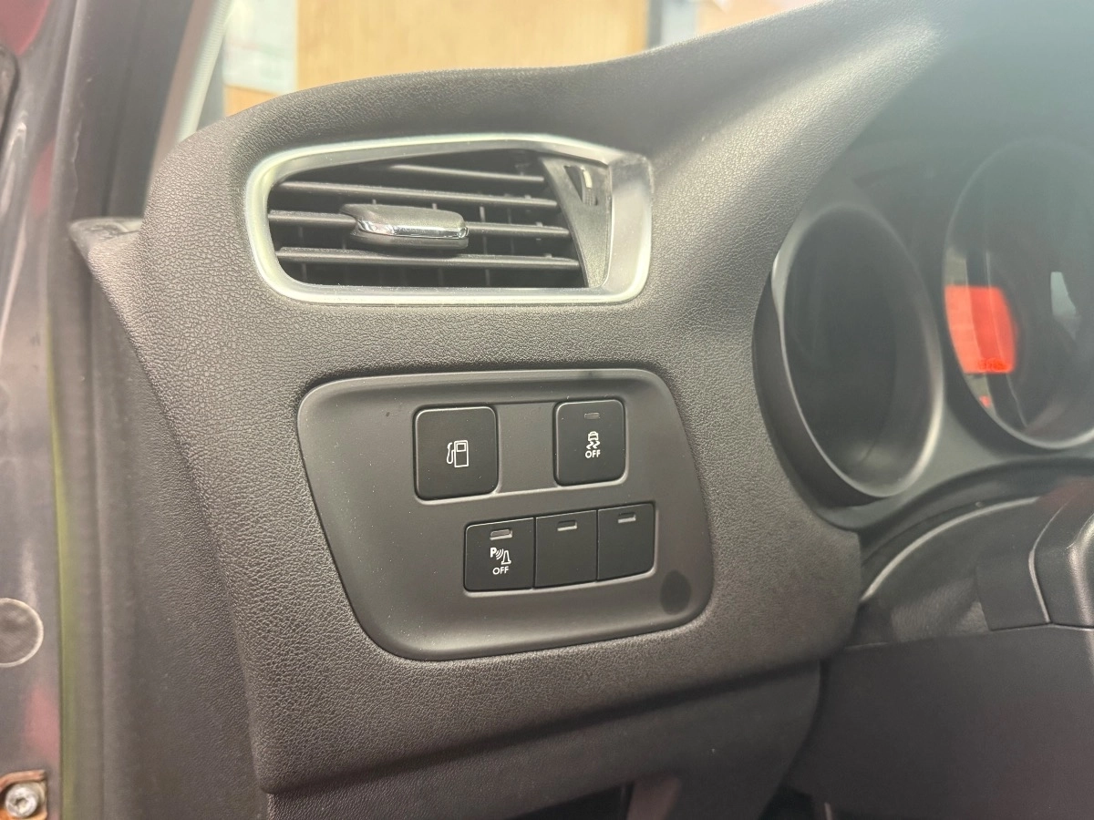 Citroen C4 - photo 11