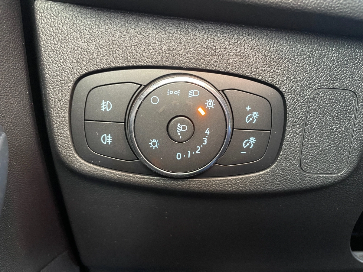 Ford Focus - photo 17