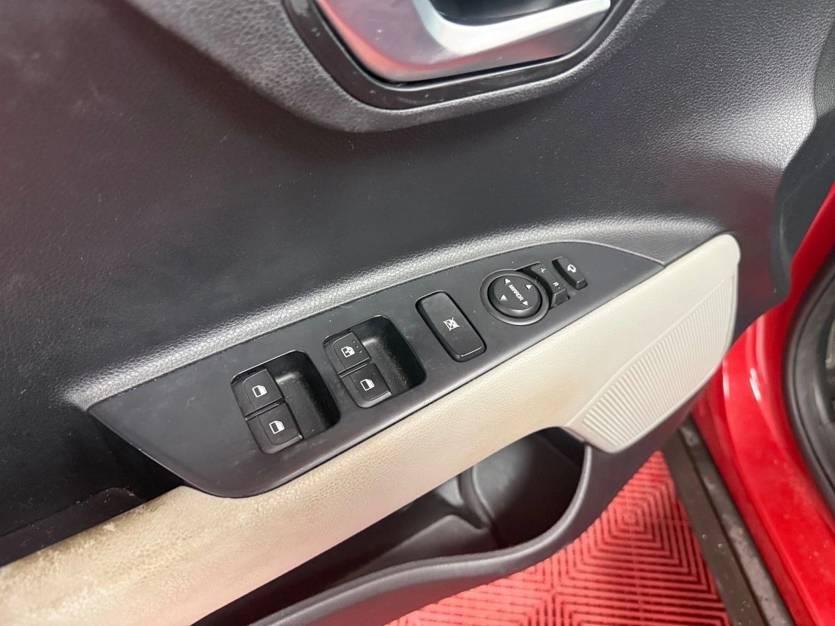 Kia Stonic - photo 14