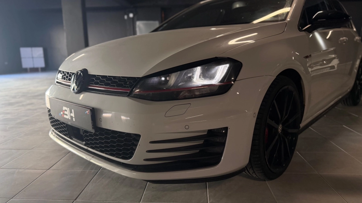 Volkswagen Golf - photo 8