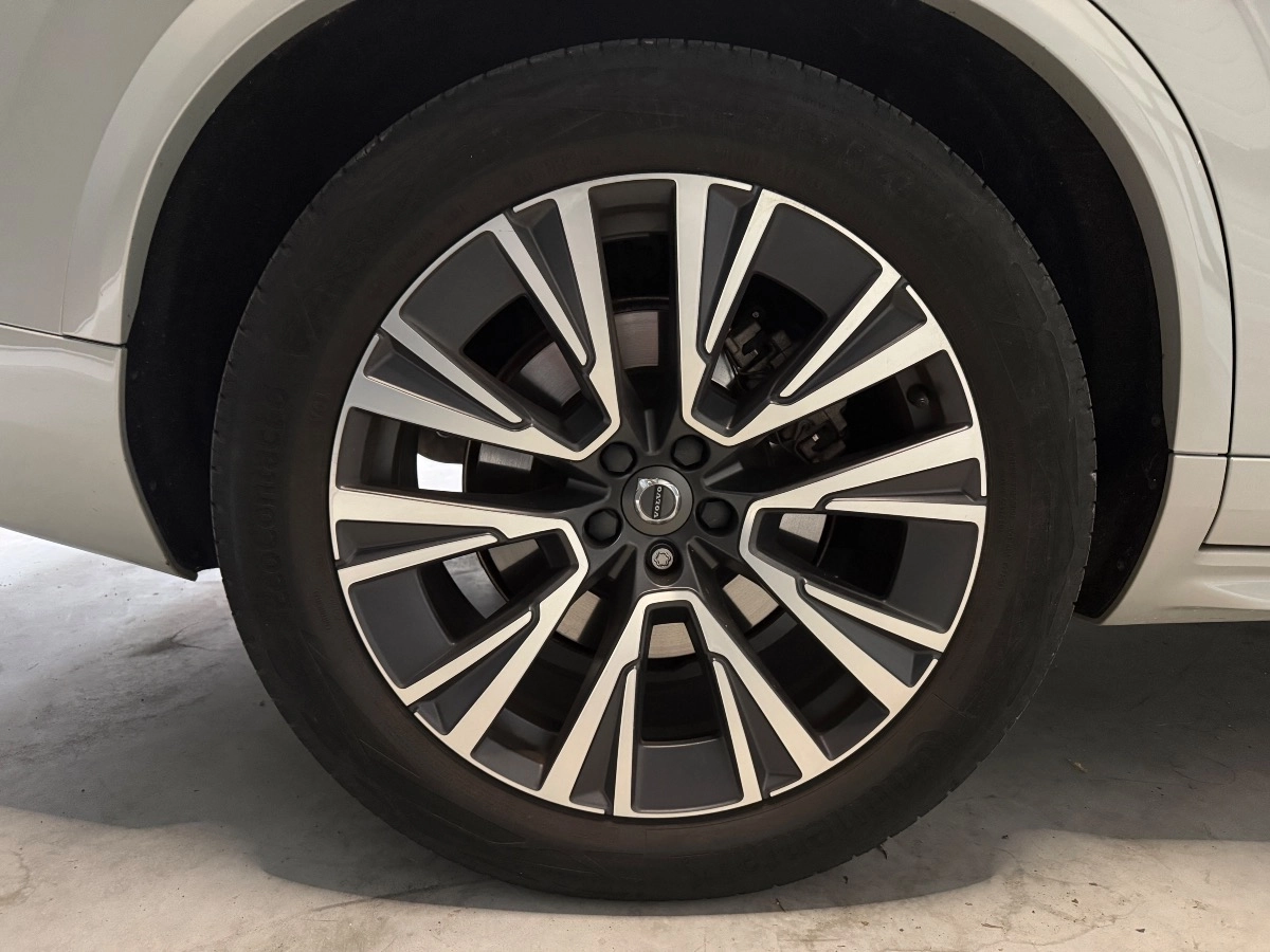 Volvo Xc90 - photo 11