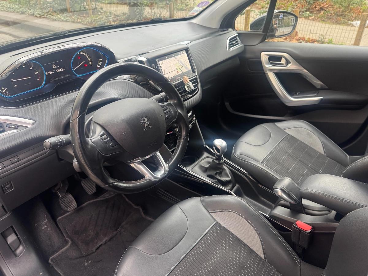 Peugeot 2008 GENERATION-I 1.2 PURETECH 110 ALLURE START-STOP