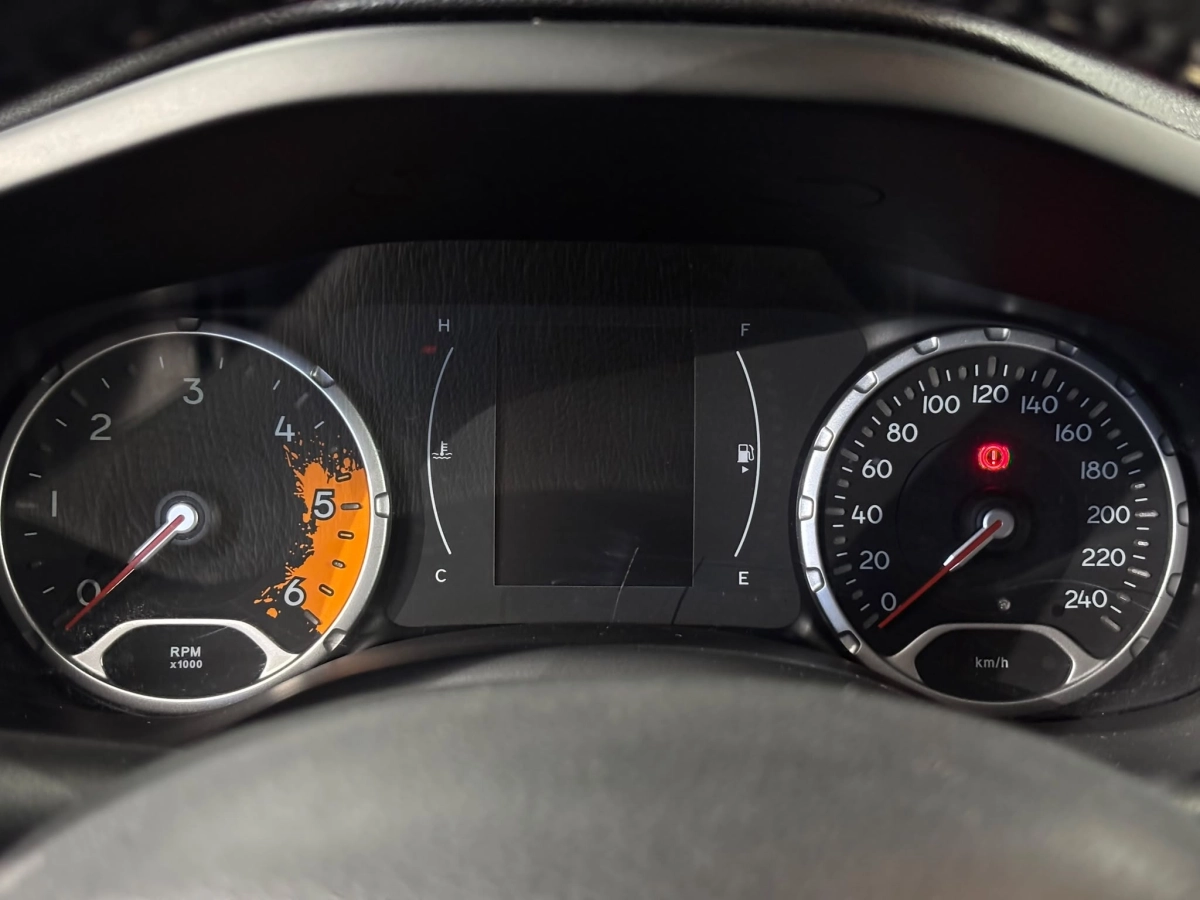 Jeep Renegade - photo 17