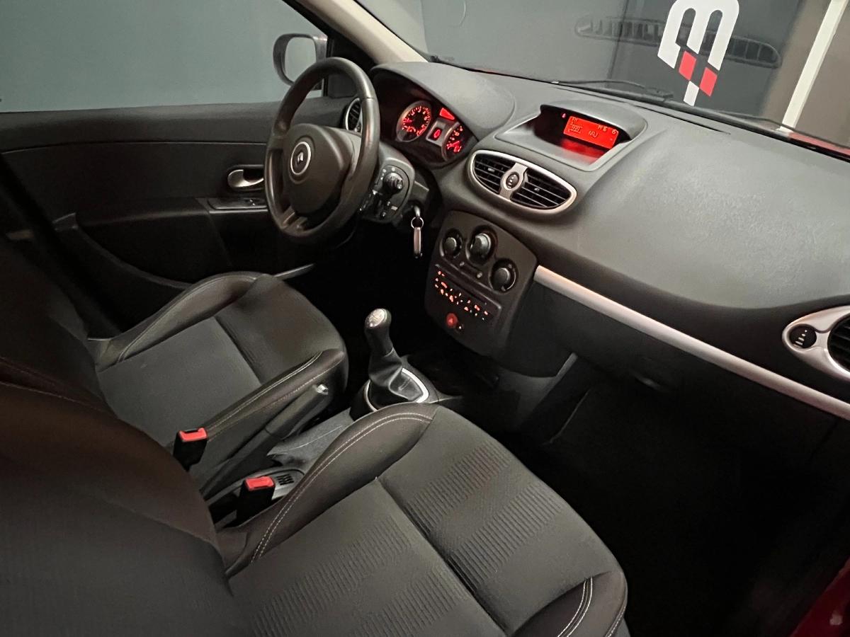 Aperçu indisponible de RENAULT Clio