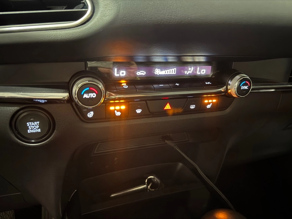Mazda Cx-30 - photo 18