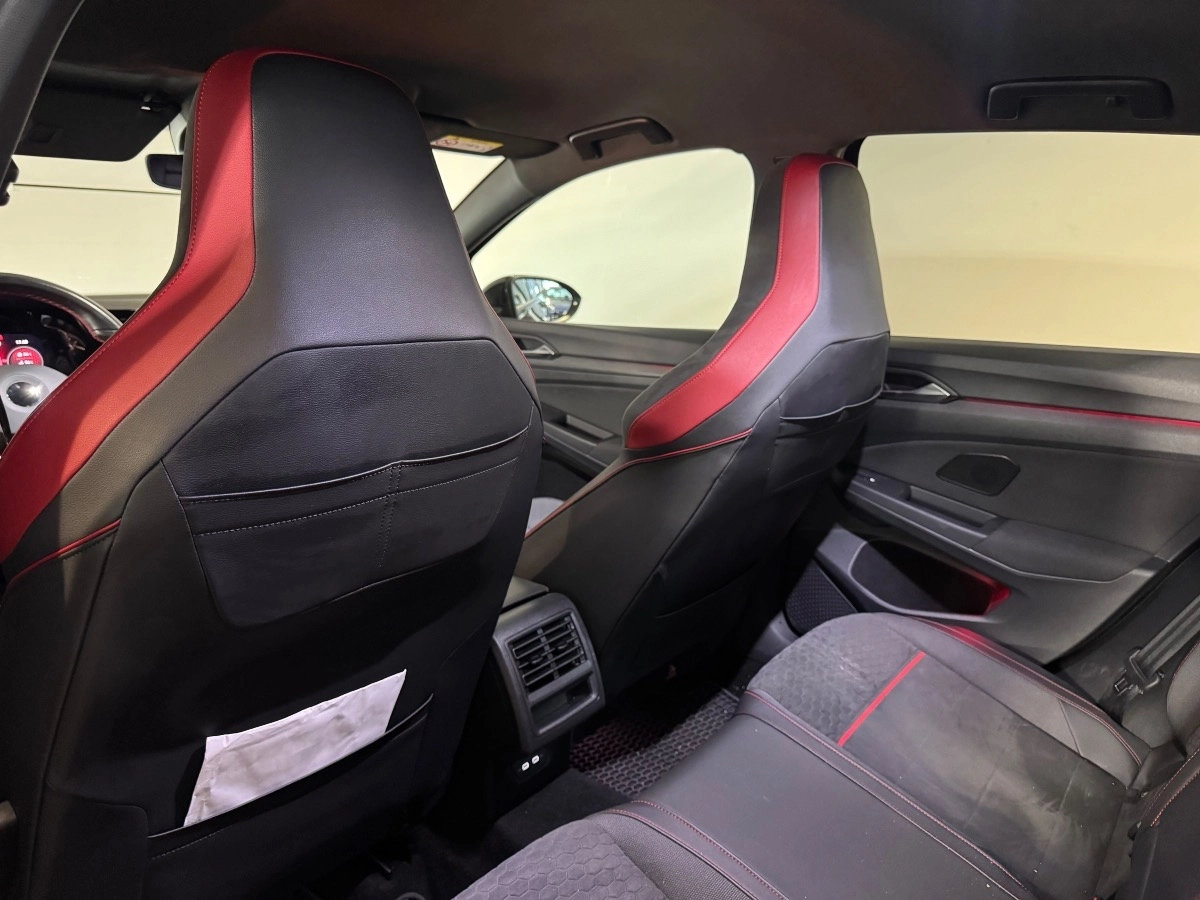 Volkswagen Golf - photo 8