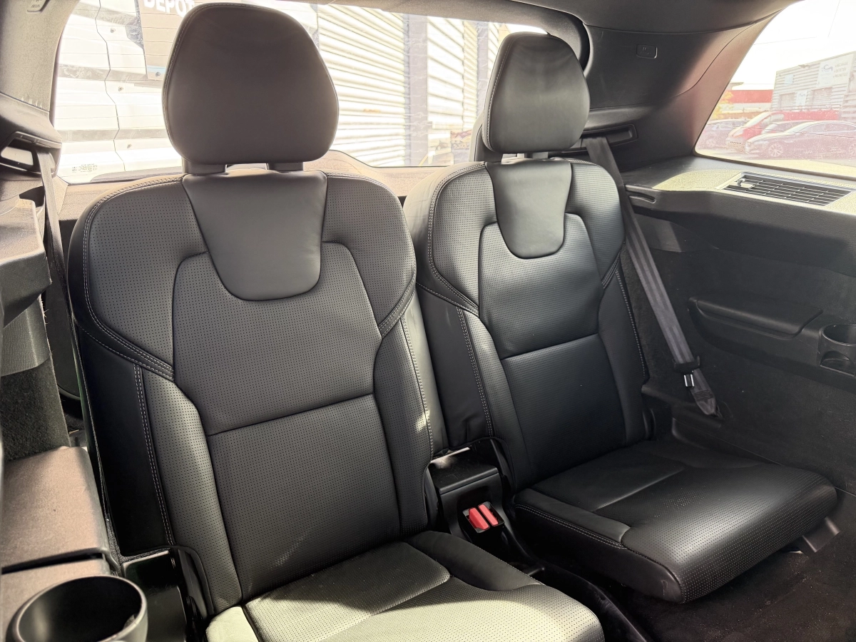 Volvo Xc90 - photo 12