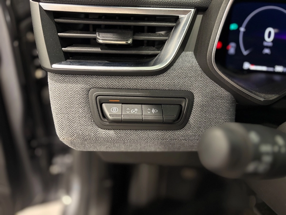 Renault Clio - photo 24
