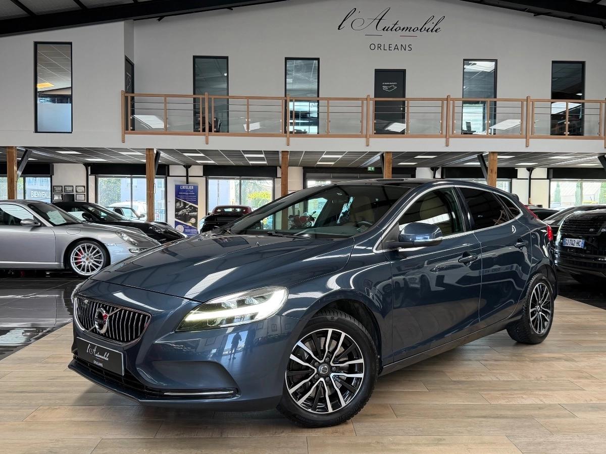 Volvo V40 2.0 D3 150 CV INSCRIPTION TOIT PANO / ATTELAGE