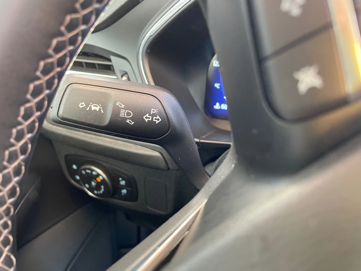 Ford Focus - photo 19