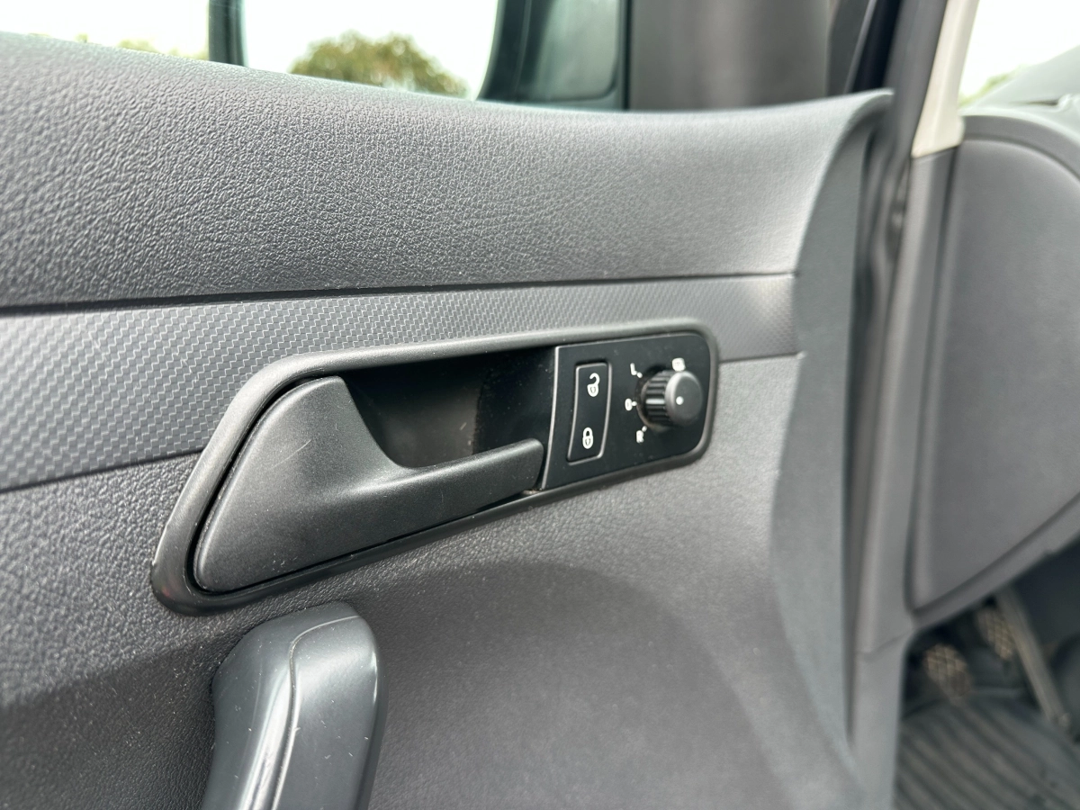 Volkswagen Caddy Vu - photo 15