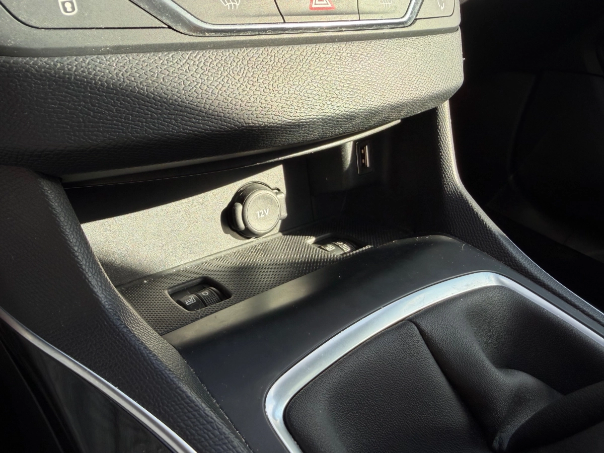 Peugeot 308 - photo 33