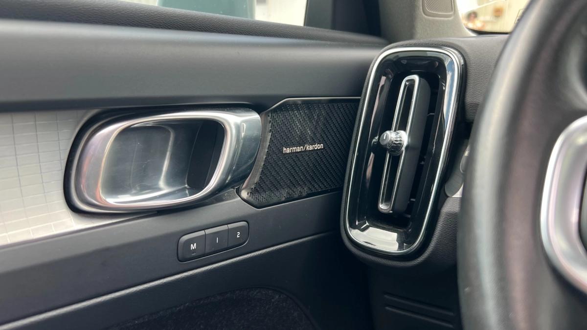 Volvo Xc40 2.0 D4 190 MOMENTUM AWD GEARTRONIC BVA