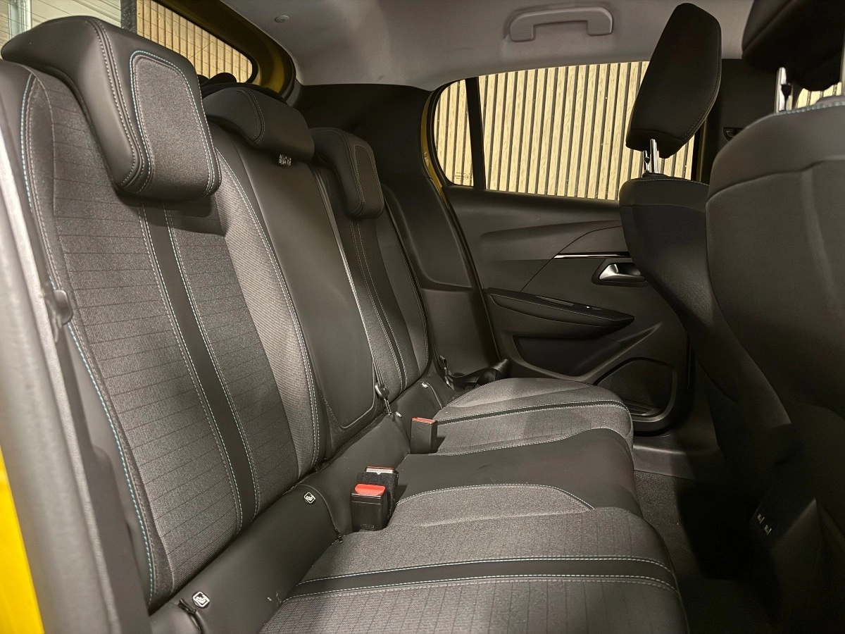 Peugeot 208 - photo 19