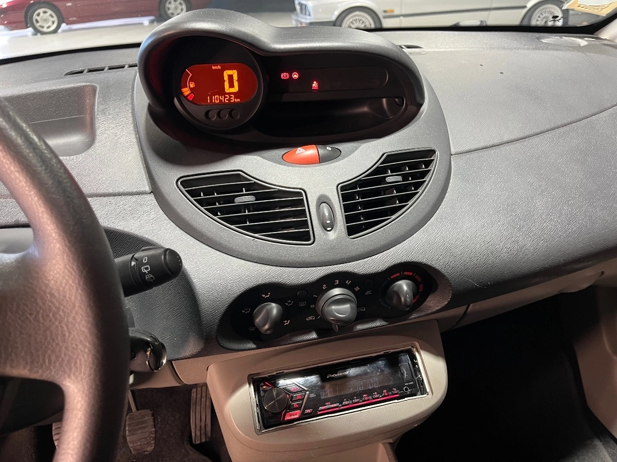 Renault Twingo - photo 11